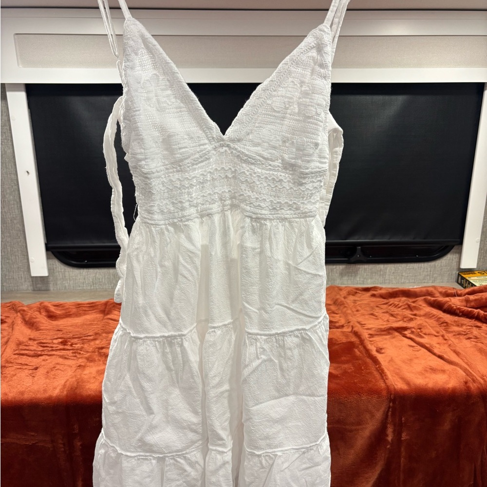 White Sleeveless Dress